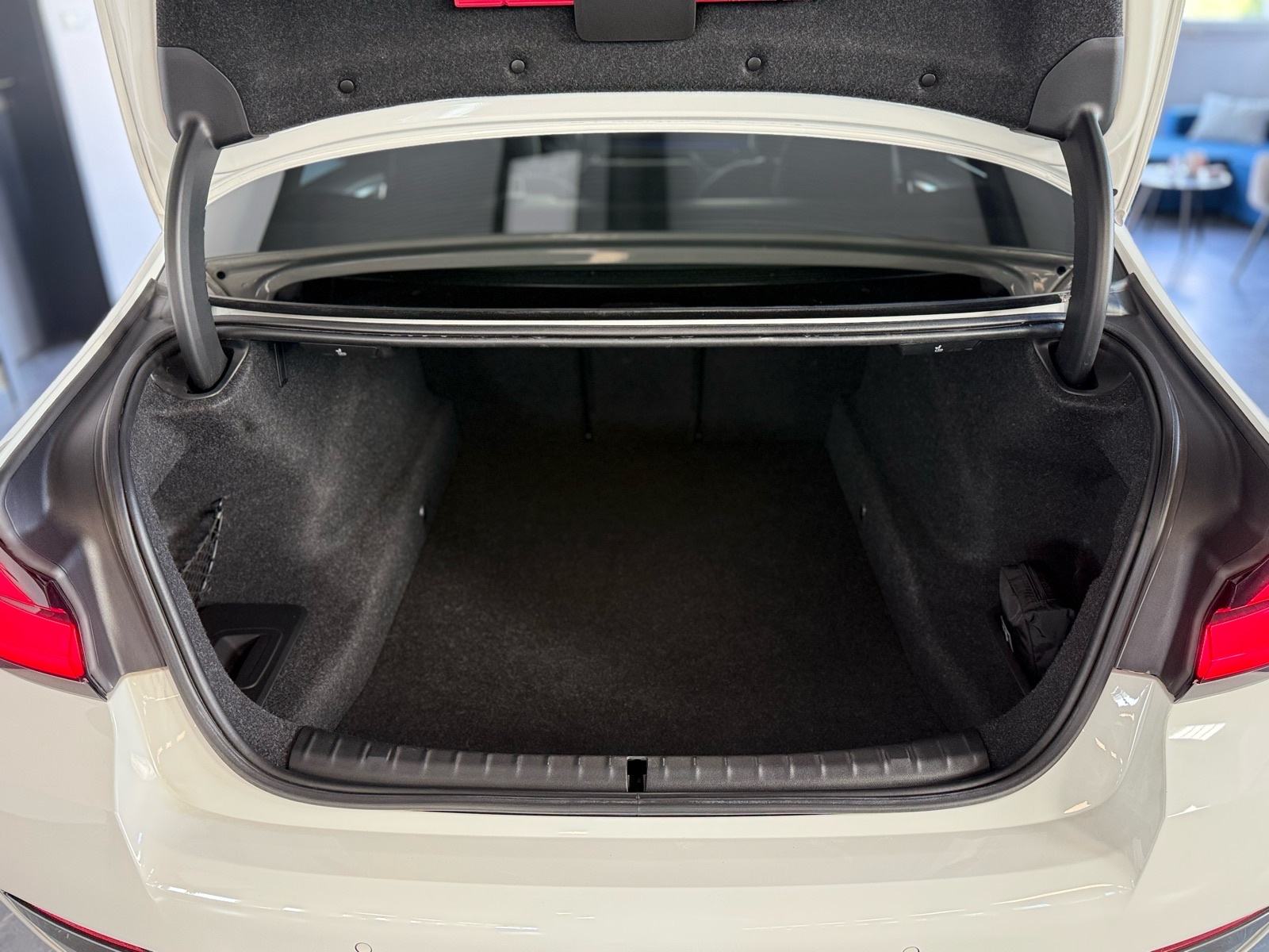 BMW 520d •M paket,Kamera,HuD,Ambilight,Navi,Alu 19”,65000 km,Jamstvo•, fotografija 20