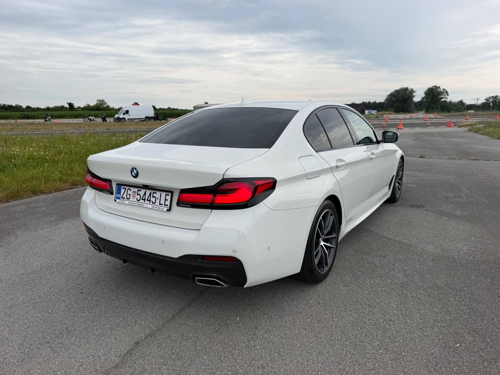 BMW 520d M-Paket #LED #KAMERA #SA PDV-om, fotografija 8