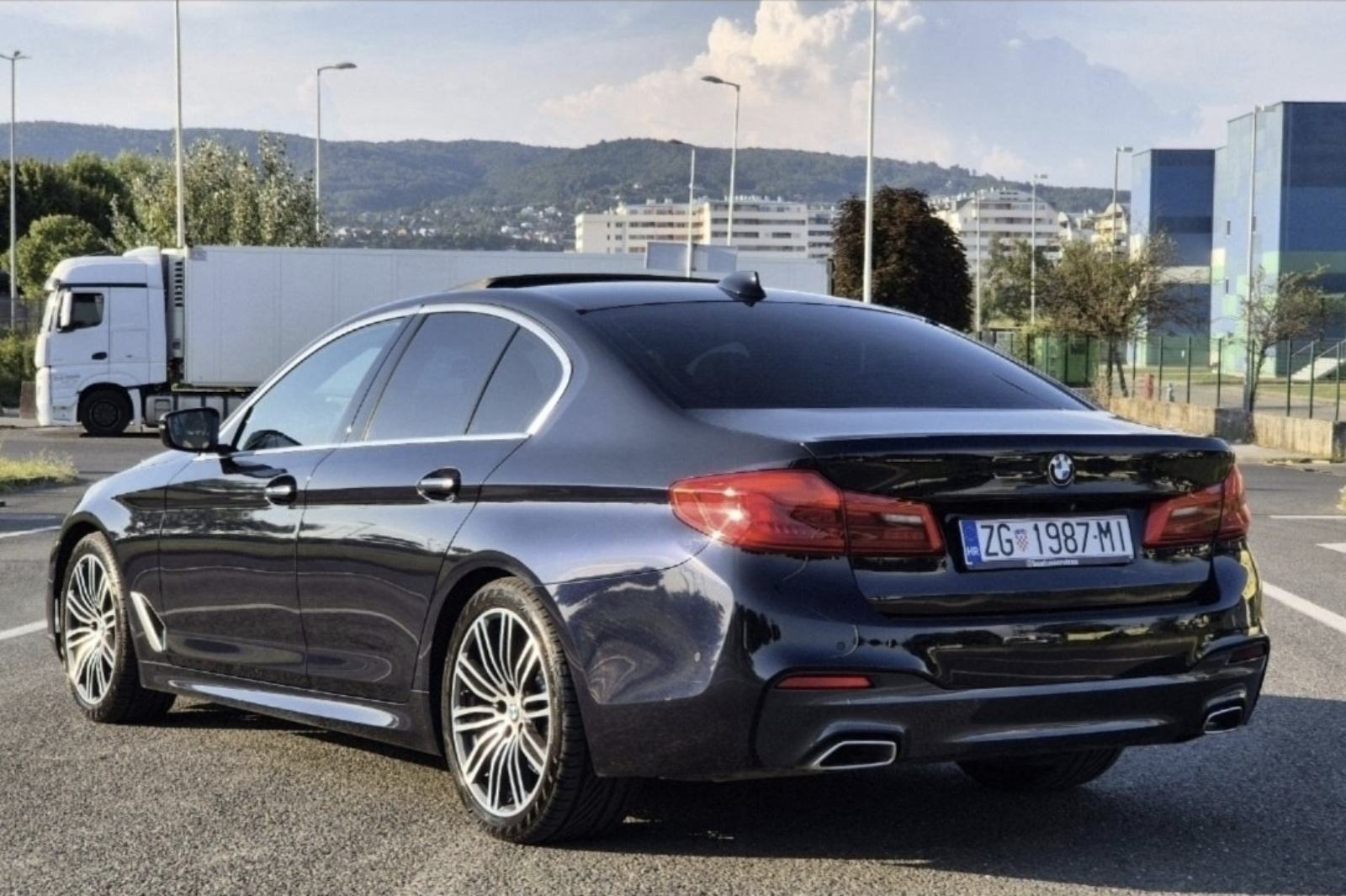 BMW 520d M-paket ŠIBER, KONJAK KOŽA, LED, KAMERA, PDV uračunat..., fotografija 4