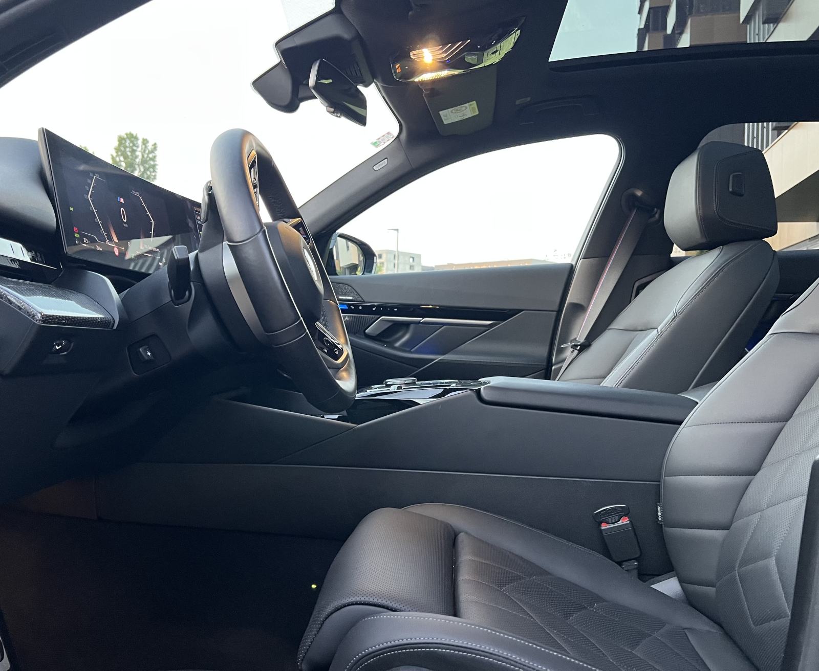 BMW 520d,M Performance,Iconic Glow,Laser,Panorama,Carbon,360°,H-Up,21, fotografija 7