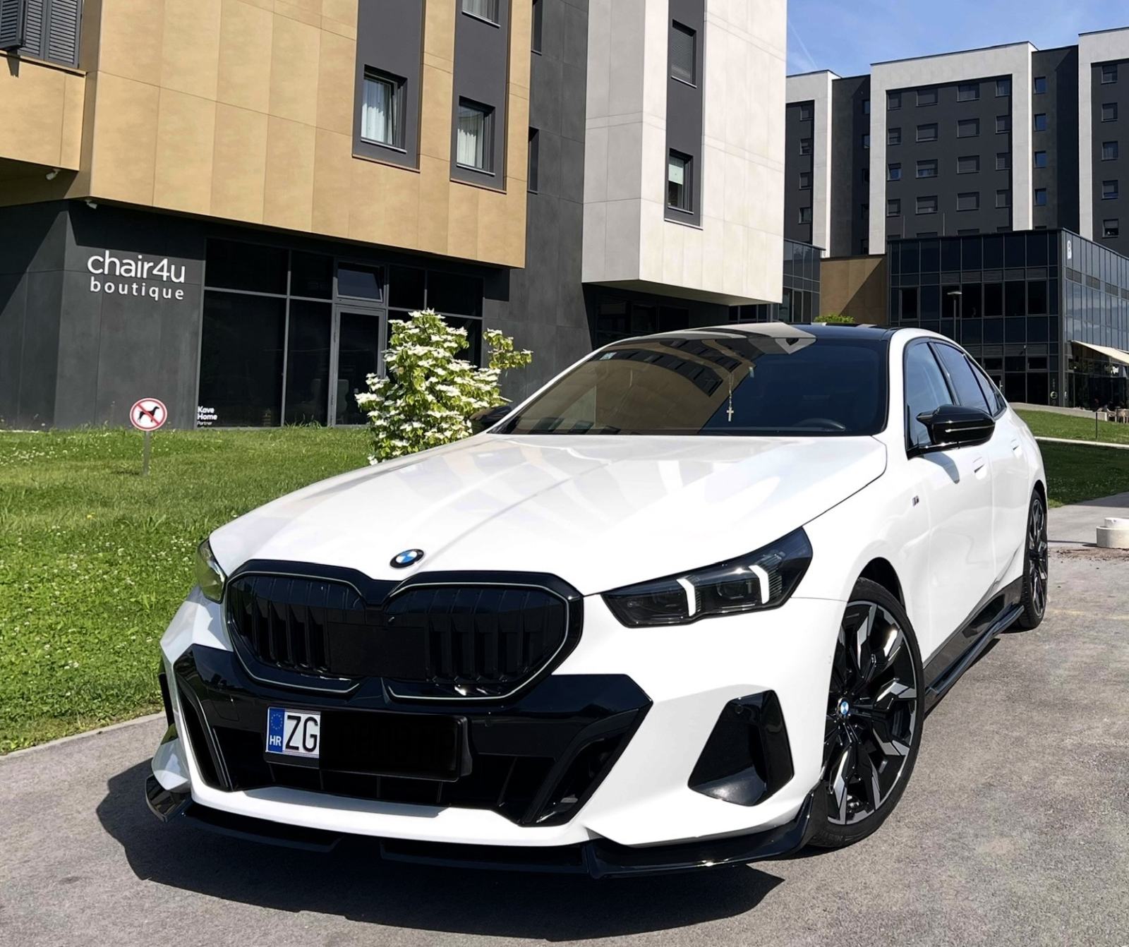 BMW 520d,M Performance,Iconic Glow,Laser,Panorama,Carbon,360°,H-Up,21, fotografija 18