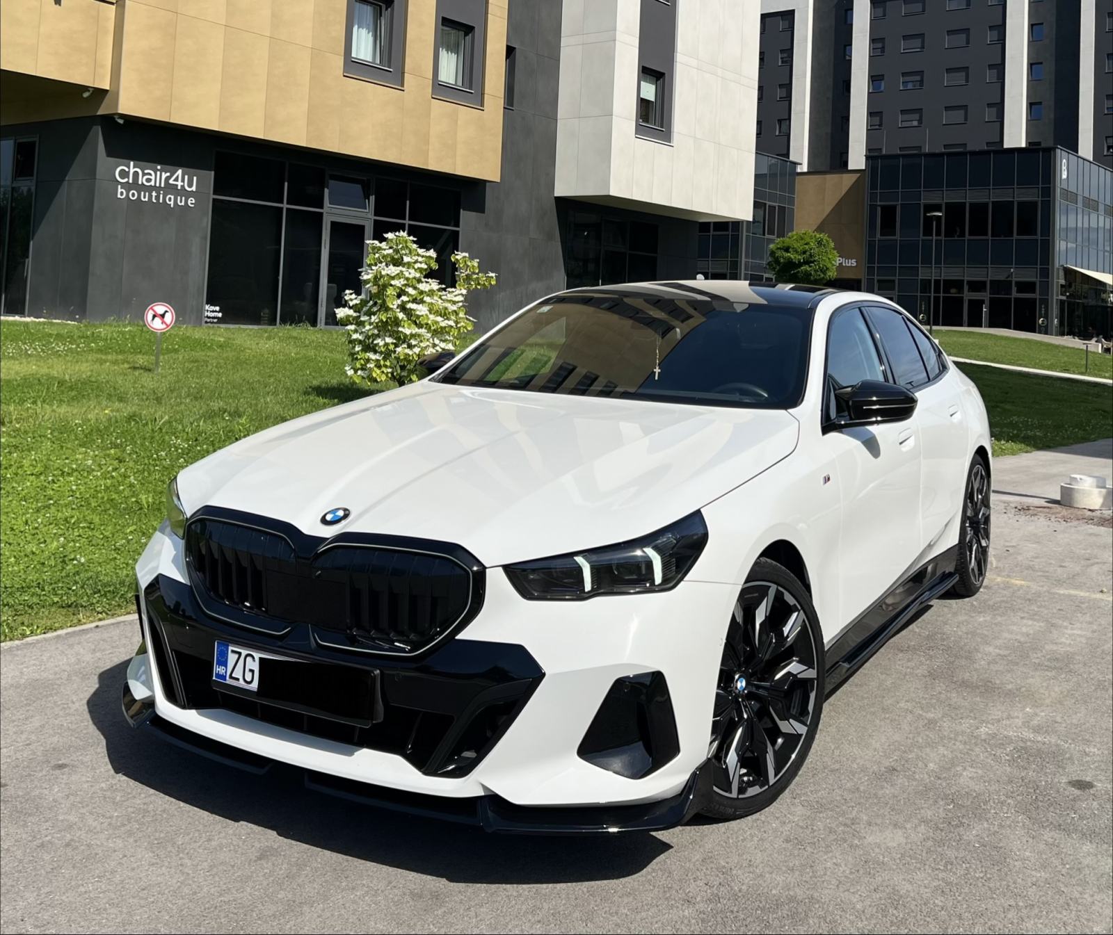 BMW 520d,M Performance,Iconic Glow,Laser,Panorama,Carbon,360°,H-Up,21, fotografija 15