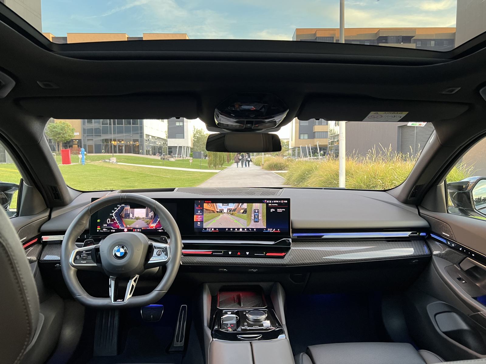 BMW 520d,M Performance,Iconic Glow,Laser,Panorama,Carbon,360°,H-Up,21, fotografija 8