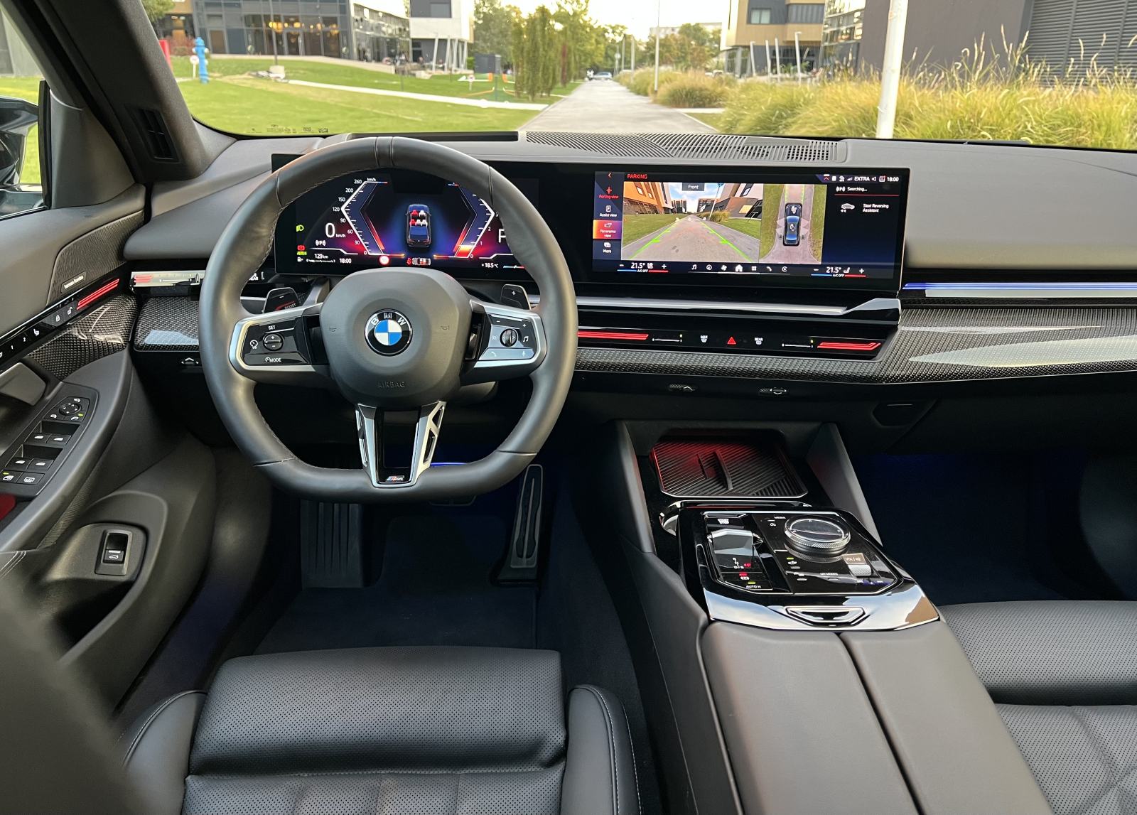 BMW 520d,M Performance,Iconic Glow,Laser,Panorama,Carbon,360°,H-Up,21, fotografija 7