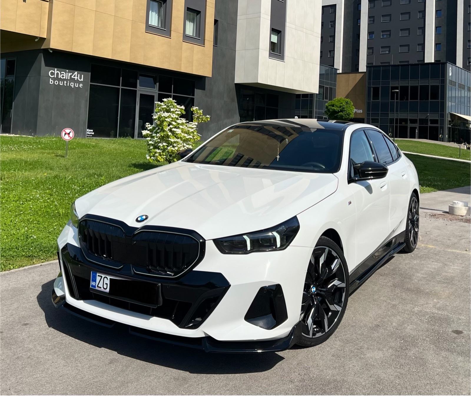 BMW 520d,M Performance,Iconic Glow,Laser,Panorama,Carbon,360°,H-Up,21, fotografija 18