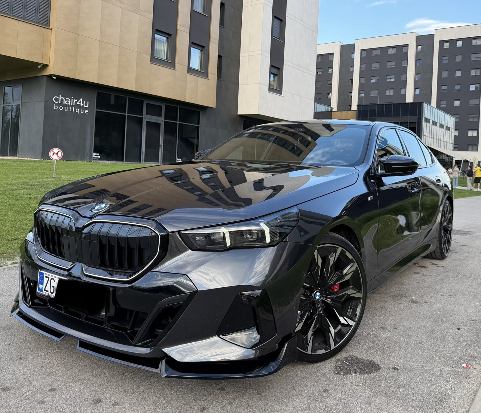 BMW 520d,M Performance,Iconic Glow,Panorama,Laser,Carbon,360°,H-Up,FUL, fotografija 11