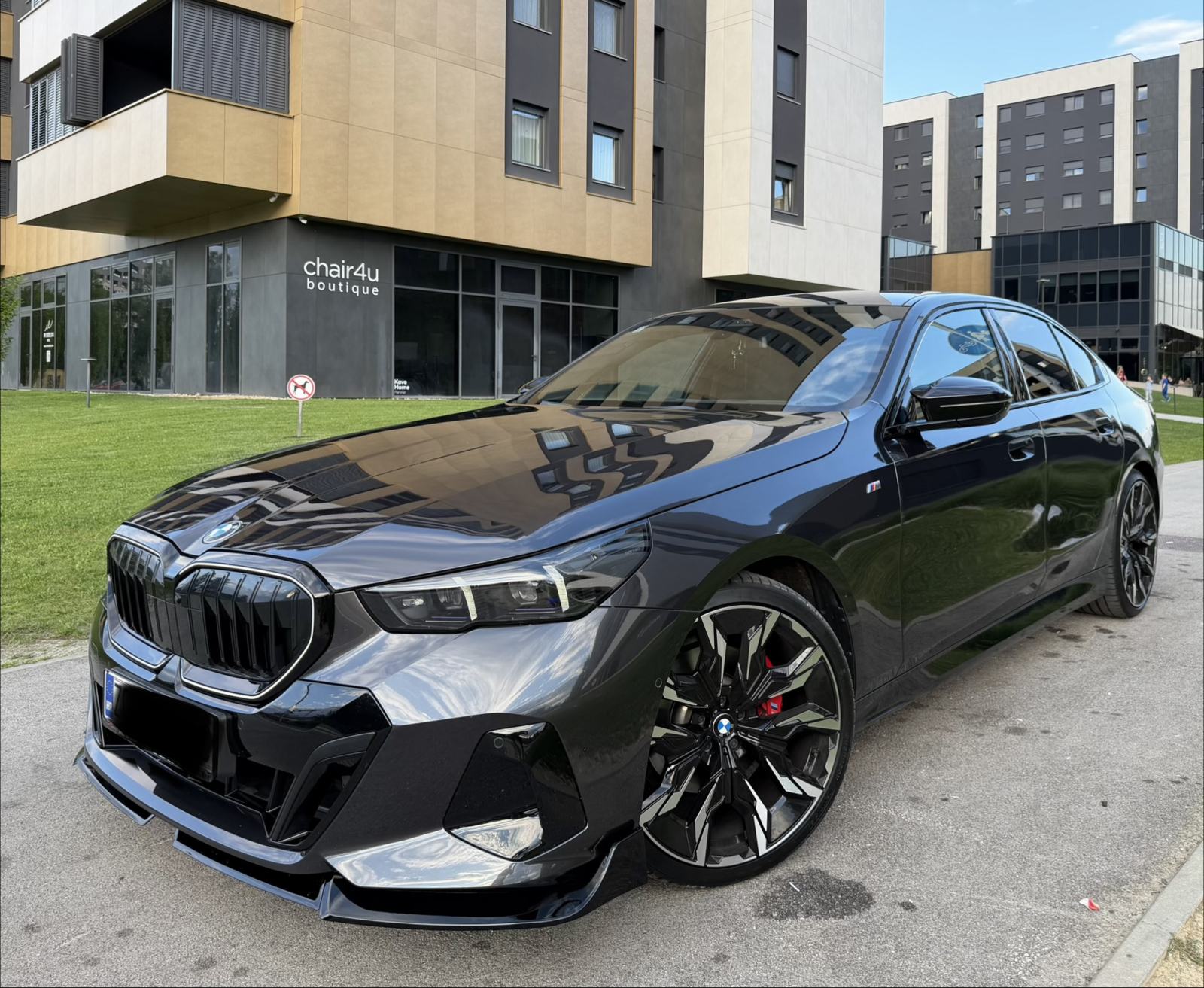 BMW 520d,M Performance,Iconic Glow,Panorama,Laser,Carbon,360°,H-Up,FUL, fotografija 3