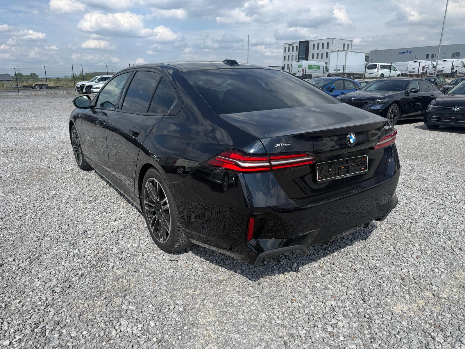 BMW 520d M pro paket! 2025 g!! Panorama ! 49000 e! Moguca zamjena, fotografija 2