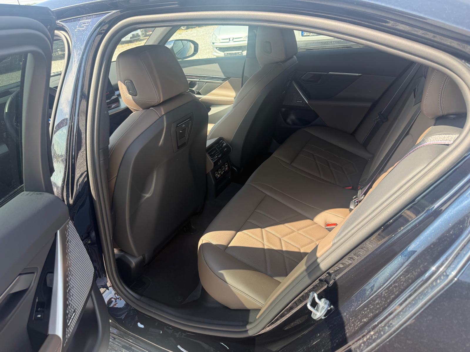 BMW 520d x drive M pro paket! Panorama ! 480000 e ! Moguca zamjena, fotografija 10