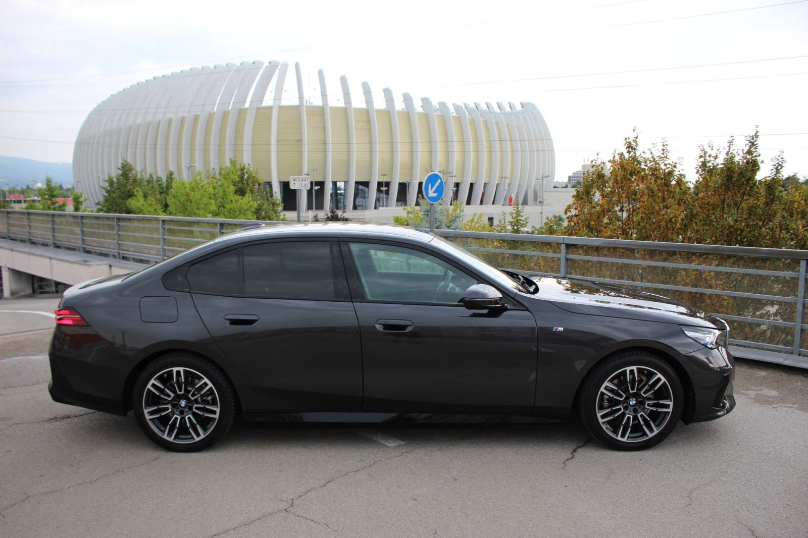 BMW 520d M-sport•Novi model•Virtual Cock.•Gr.sjed.•PDV•14000km•2025 g., fotografija 9