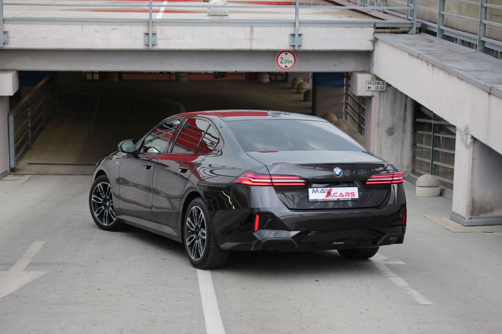 BMW 520d M-sport•Novi model•Virtual Cock.•Gr.sjed.•PDV•14000km•2025 g., pogled izvana - slika 5