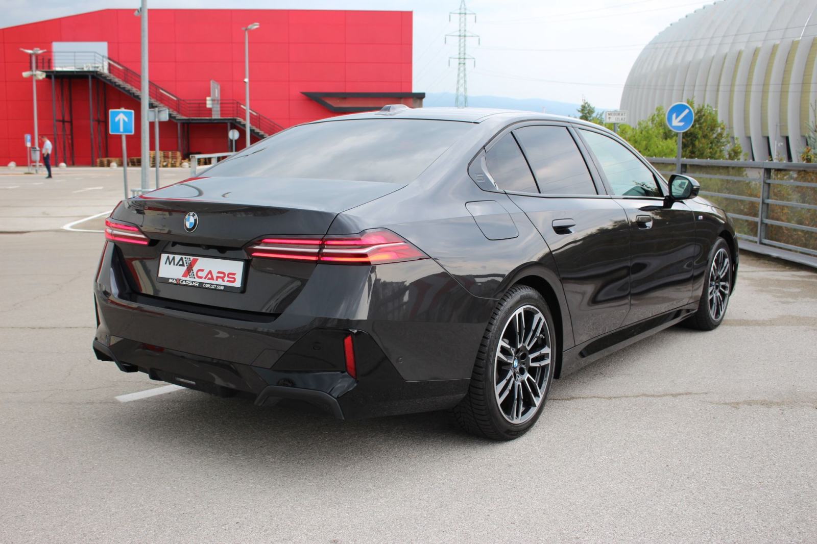 BMW 520d M-sport•Novi model•Virtual Cock.•Gr.sjed.•PDV•14000km•2025 g., fotografija 17