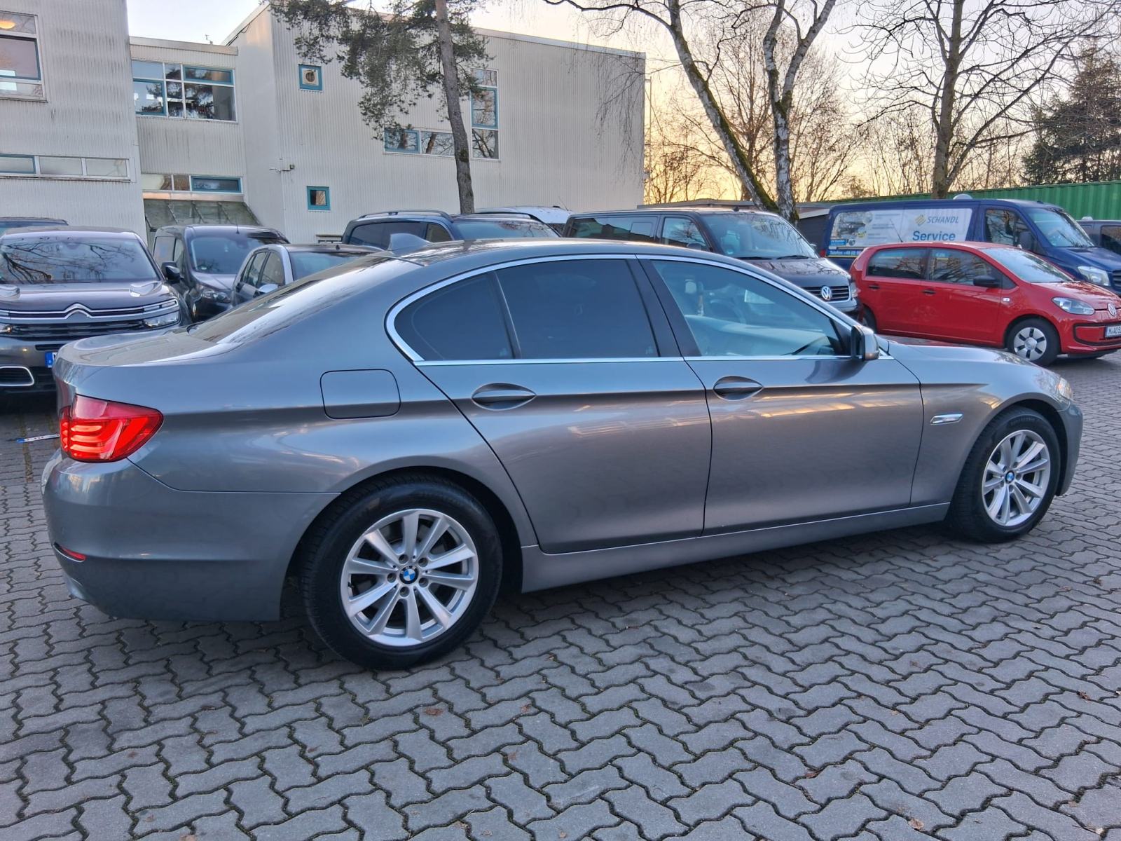 BMW 520d - PROFI NAVI- SERVISNA KNJIGA - ORIGINALNO STANJE - GARANCIJA, fotografija 9