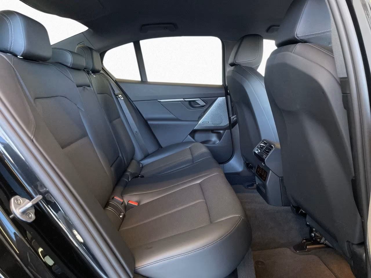 BMW 520d, fotografija 12
