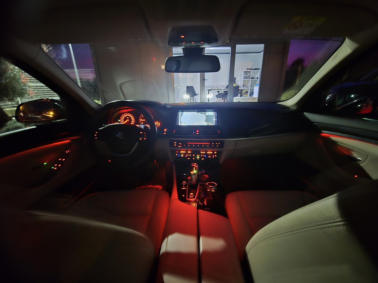 BMW 520d SW automatik LUXURY od 1. Vlasnika, servisna, KAO NOV !!!, fotografija 16