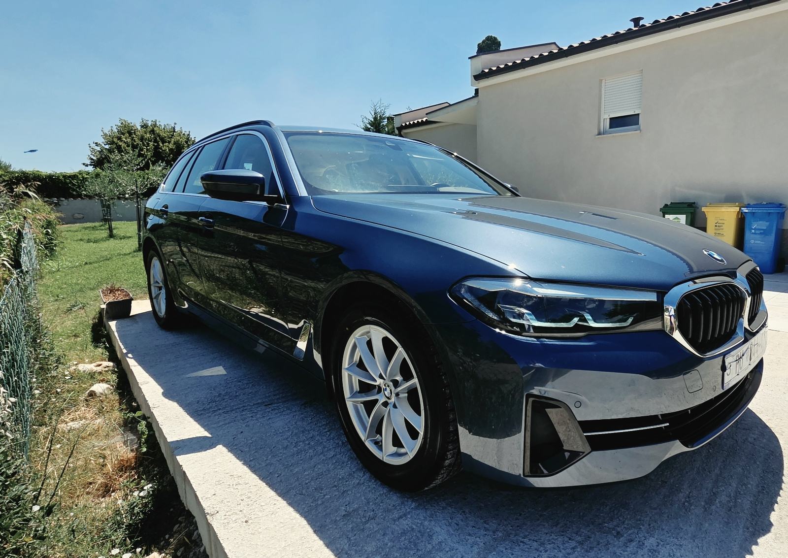 BMW 520d Touring 2024.god./Aut./AKCIJA!/LOUNGE/Nappa/PDV/Jamstvo, fotografija 2