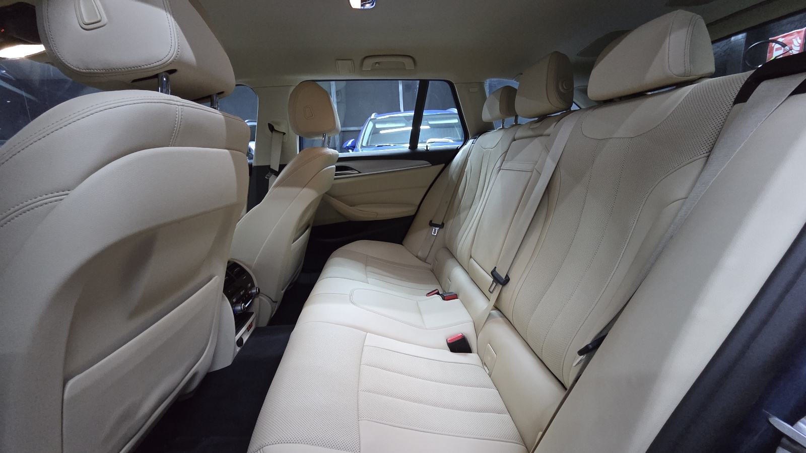 BMW 520d Touring 2024.god./Aut./AKCIJA!/LOUNGE/Nappa/PDV/Jamstvo, fotografija 18