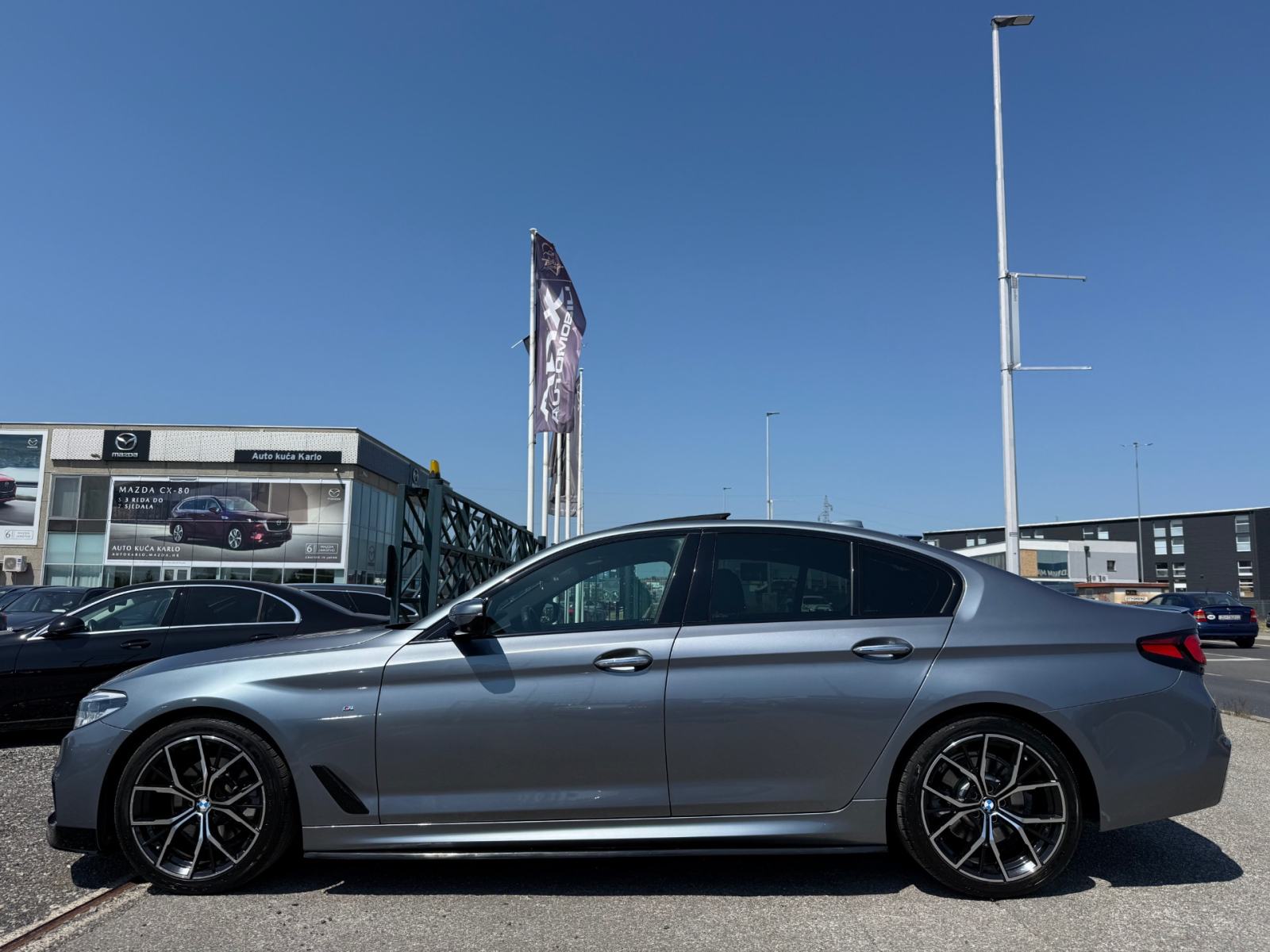 BMW 520d xDrive M-PAKET °VIRTUAL°ŠIBER°KAMERA-360°HEAD-UP°LEASING°, fotografija 4