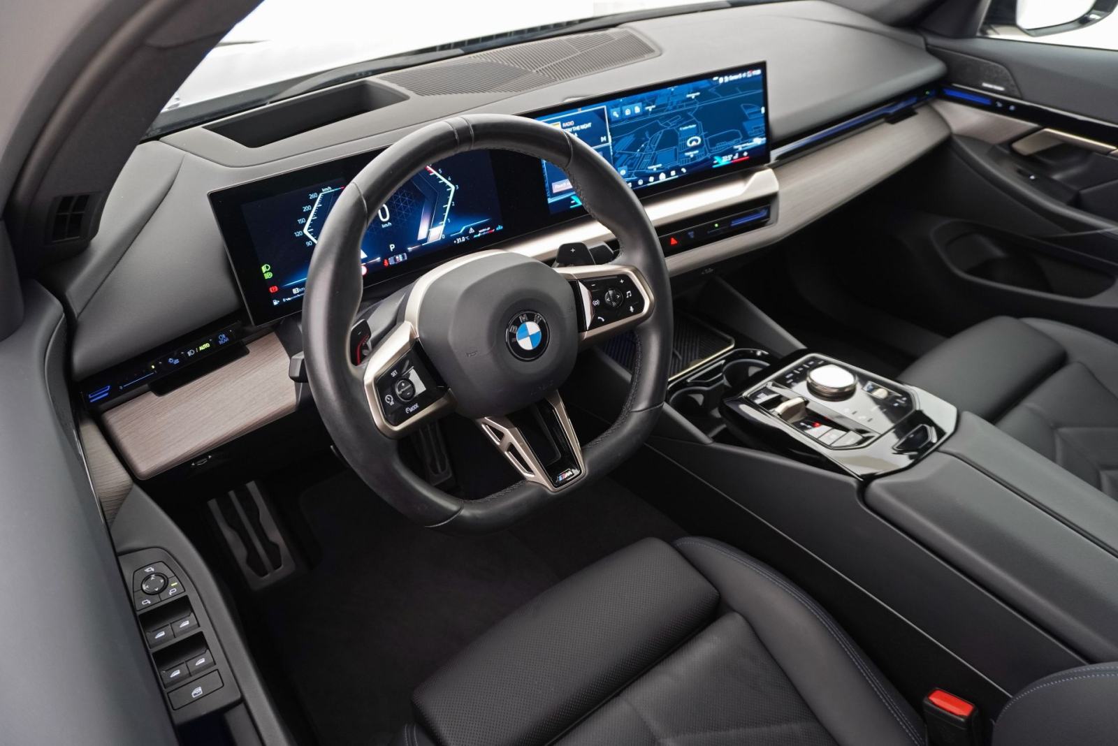 BMW 520d xDrive M Sport | Cjena uključuje troškove uvoza, fotografija 11