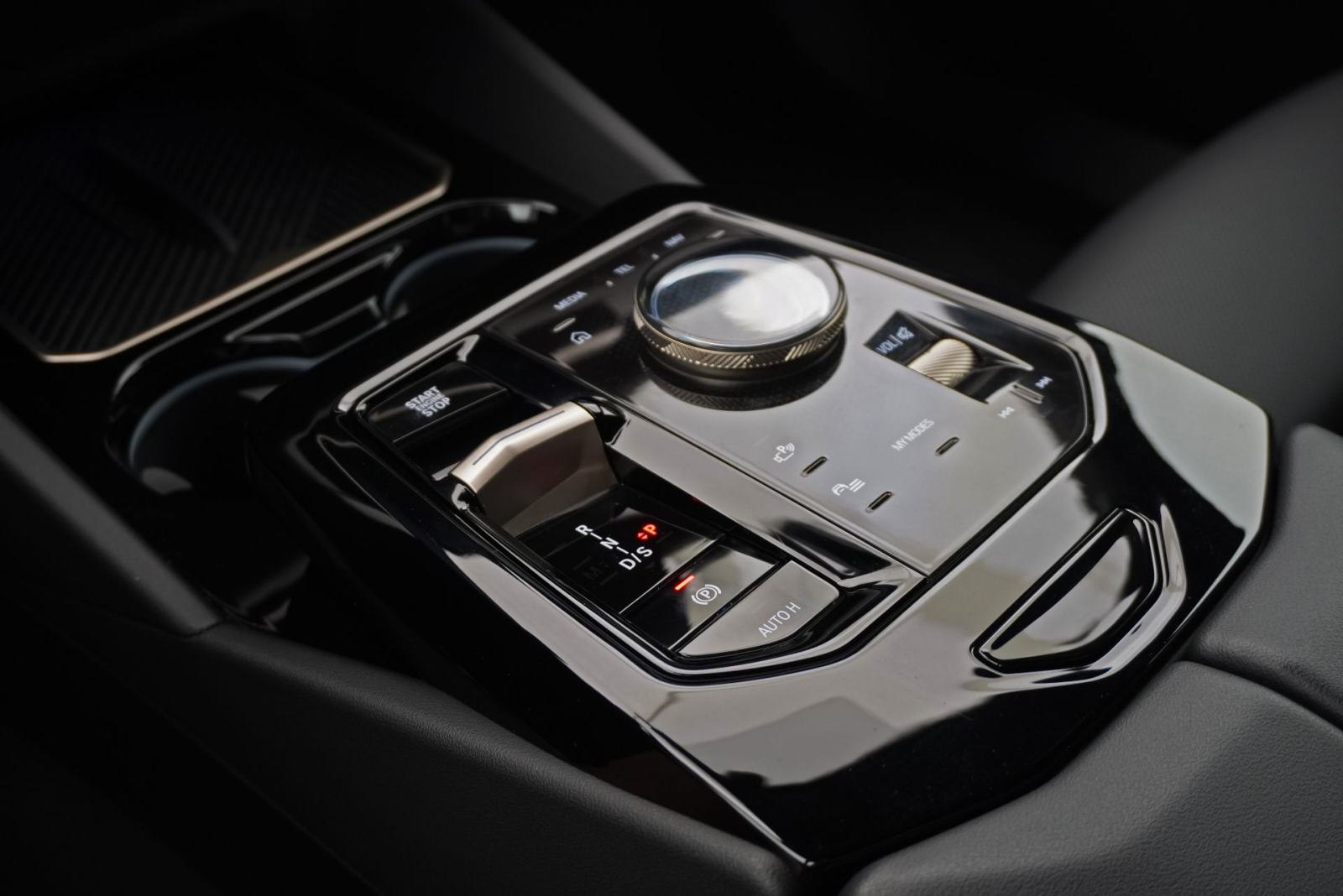 BMW 520d xDrive M Sport | Cjena uključuje troškove uvoza, fotografija 16