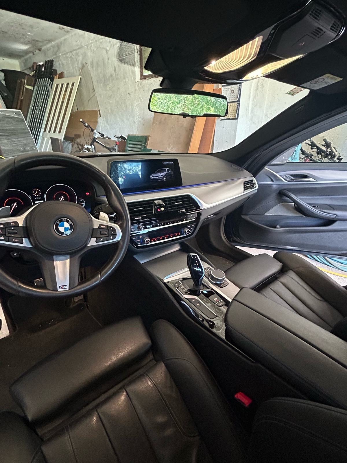BMW 520e Full M-Paket, fotografija 11