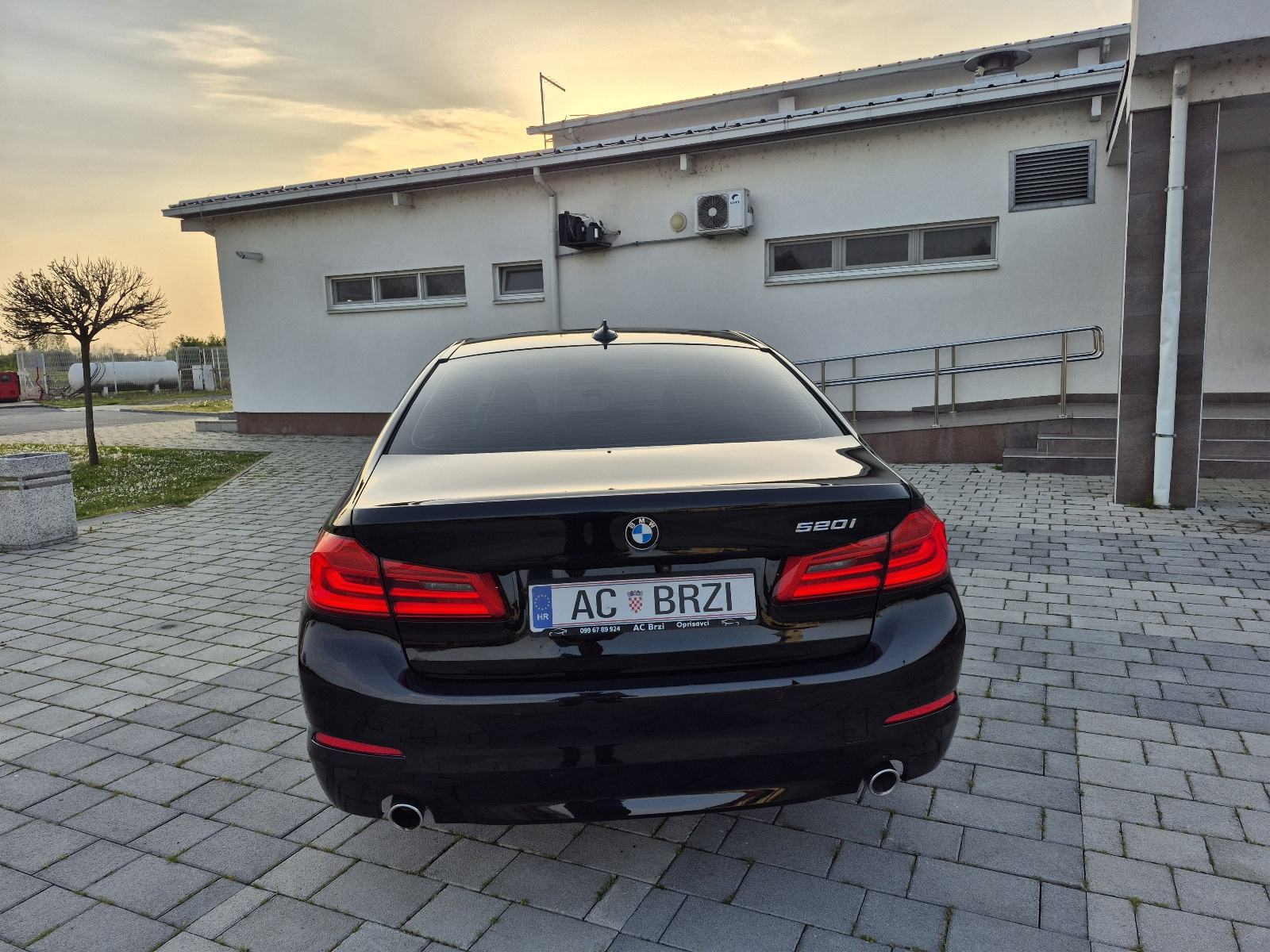 BMW 520i 135kw automatik,navigacija,kamera,el.sjedala,grijanje volana, fotografija 6