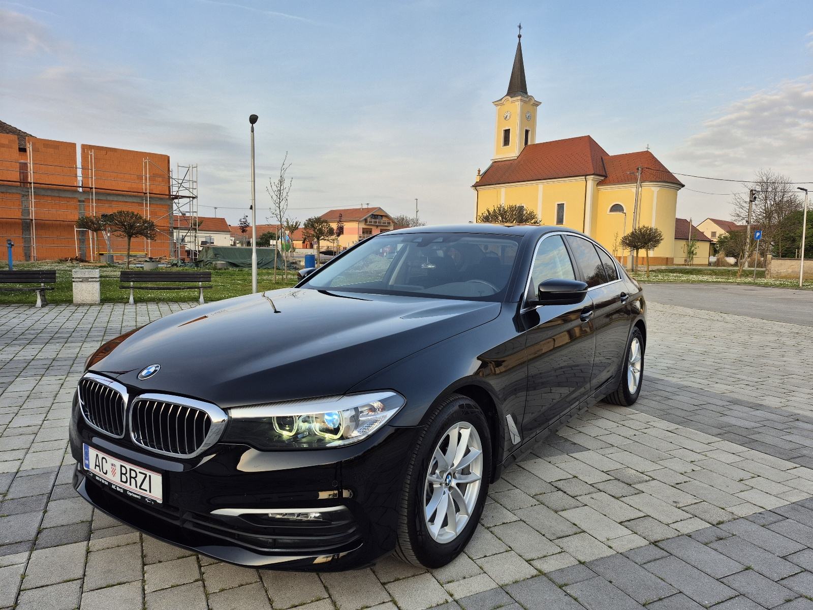 BMW 520i 135kw automatik,navigacija,kamera,el.sjedala,grijanje volana, fotografija 15