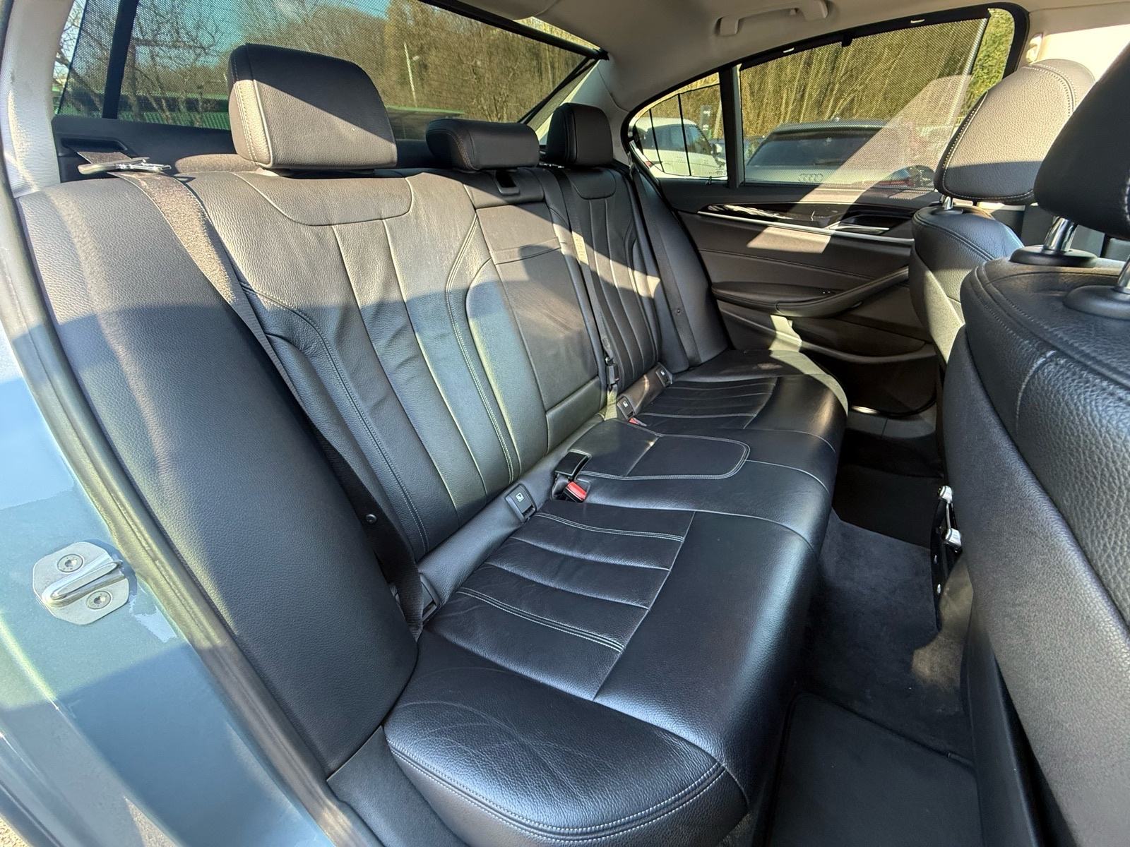 BMW 520i AUTOMATIK,LED,KOŽA,NAVI,ŠIBER,KEYLESS,REGISTRIRAN DO 10/2026!, fotografija 7