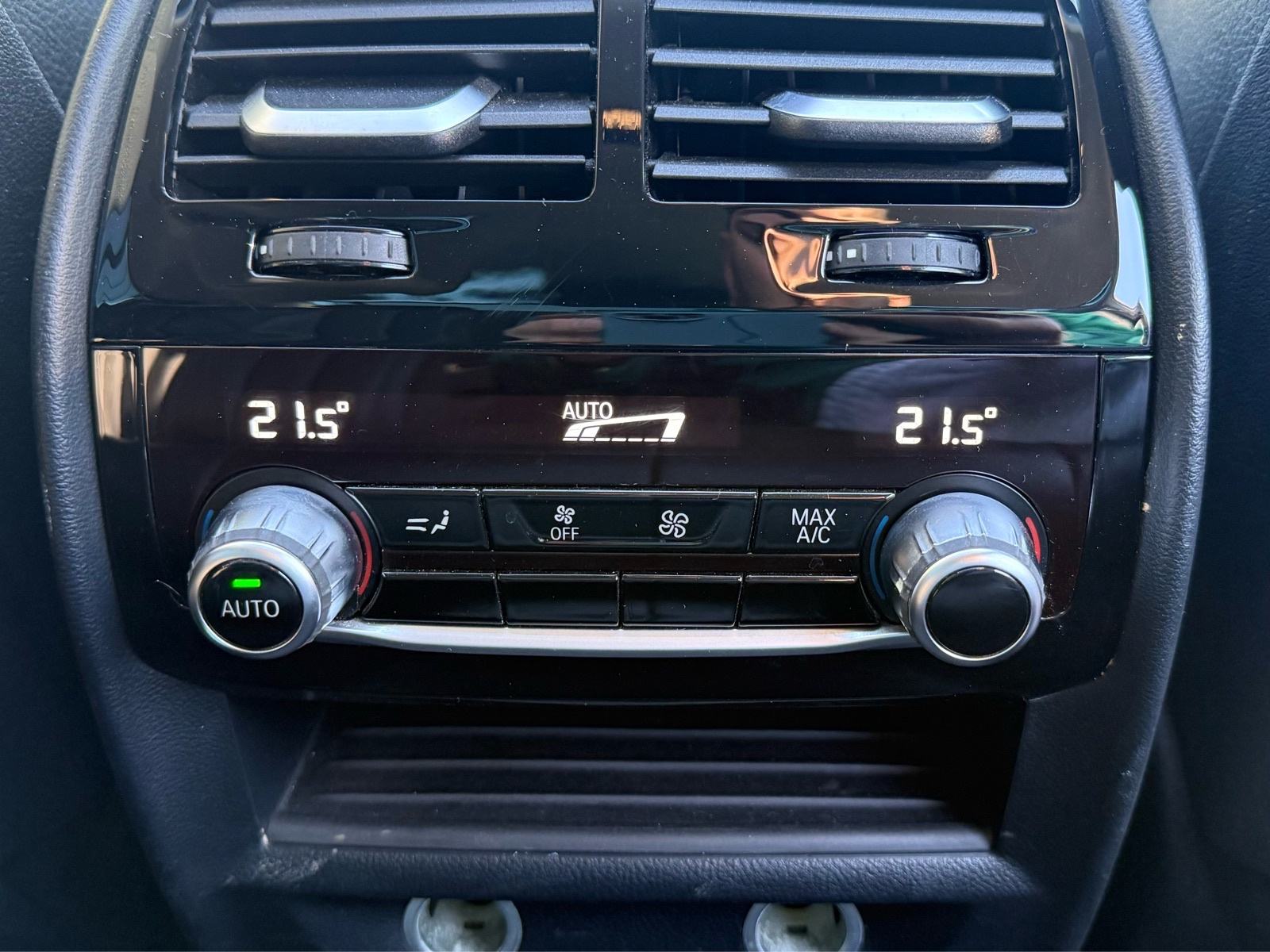 BMW 520i AUTOMATIK,LED,KOŽA,NAVI,ŠIBER,KEYLESS,REGISTRIRAN DO 10/2026!, fotografija 14
