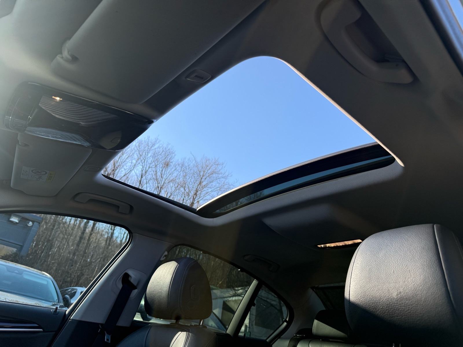 BMW 520i AUTOMATIK,LED,KOŽA,NAVI,ŠIBER,KEYLESS,REGISTRIRAN DO 10/2026!, fotografija 11