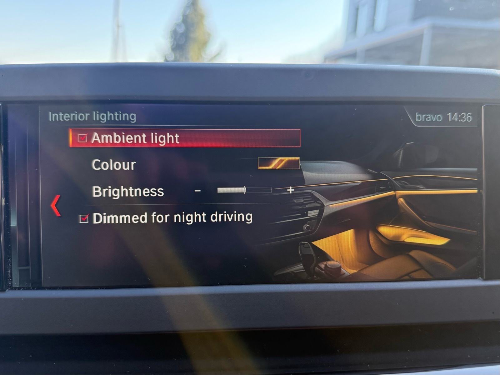 BMW 520i AUTOMATIK,LED,KOŽA,NAVI,ŠIBER,KEYLESS,REGISTRIRAN DO 10/2026!, fotografija 16
