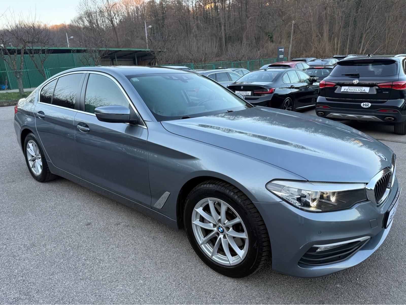 BMW 520i AUTOMATIK,LED,KOŽA,NAVI,ŠIBER,KEYLESS,REGISTRIRAN DO 10/2026!, fotografija 3