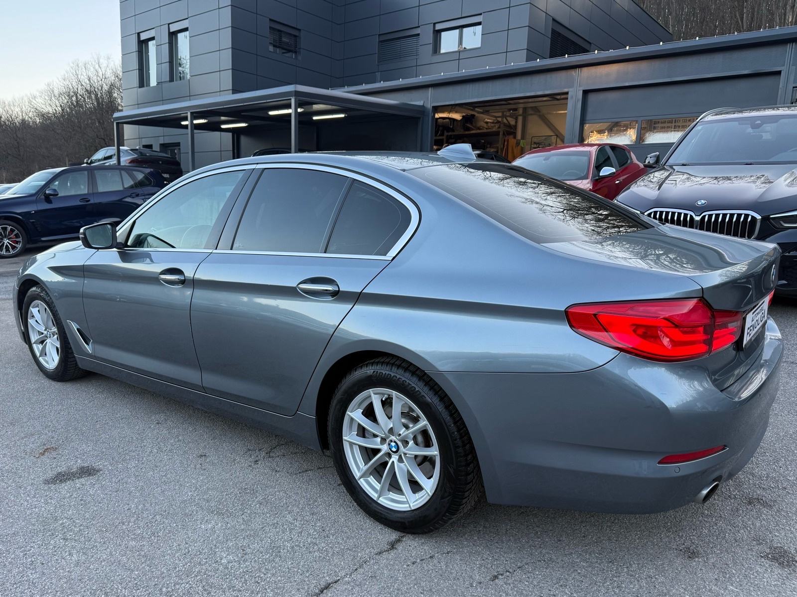 BMW 520i AUTOMATIK,LED,KOŽA,NAVI,ŠIBER,KEYLESS,REGISTRIRAN DO 10/2026!, fotografija 4