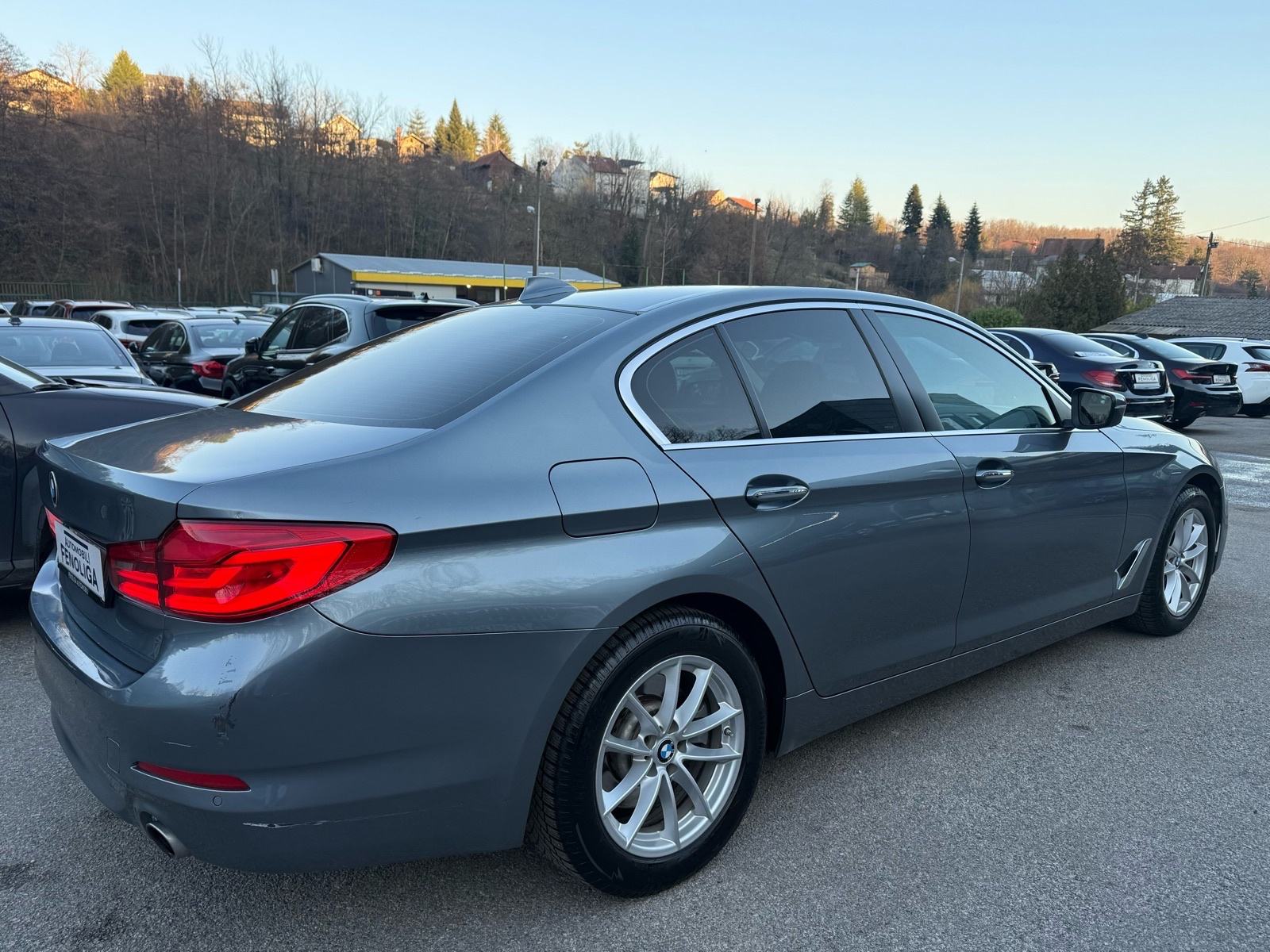 BMW 520i AUTOMATIK,LED,KOŽA,NAVI,ŠIBER,KEYLESS,REGISTRIRAN DO 10/2026!, fotografija 2