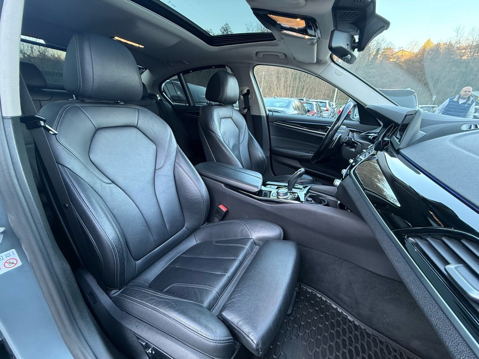 BMW 520i AUTOMATIK,LED,KOŽA,NAVI,ŠIBER,KEYLESS,REGISTRIRAN DO 10/2026!, fotografija 6