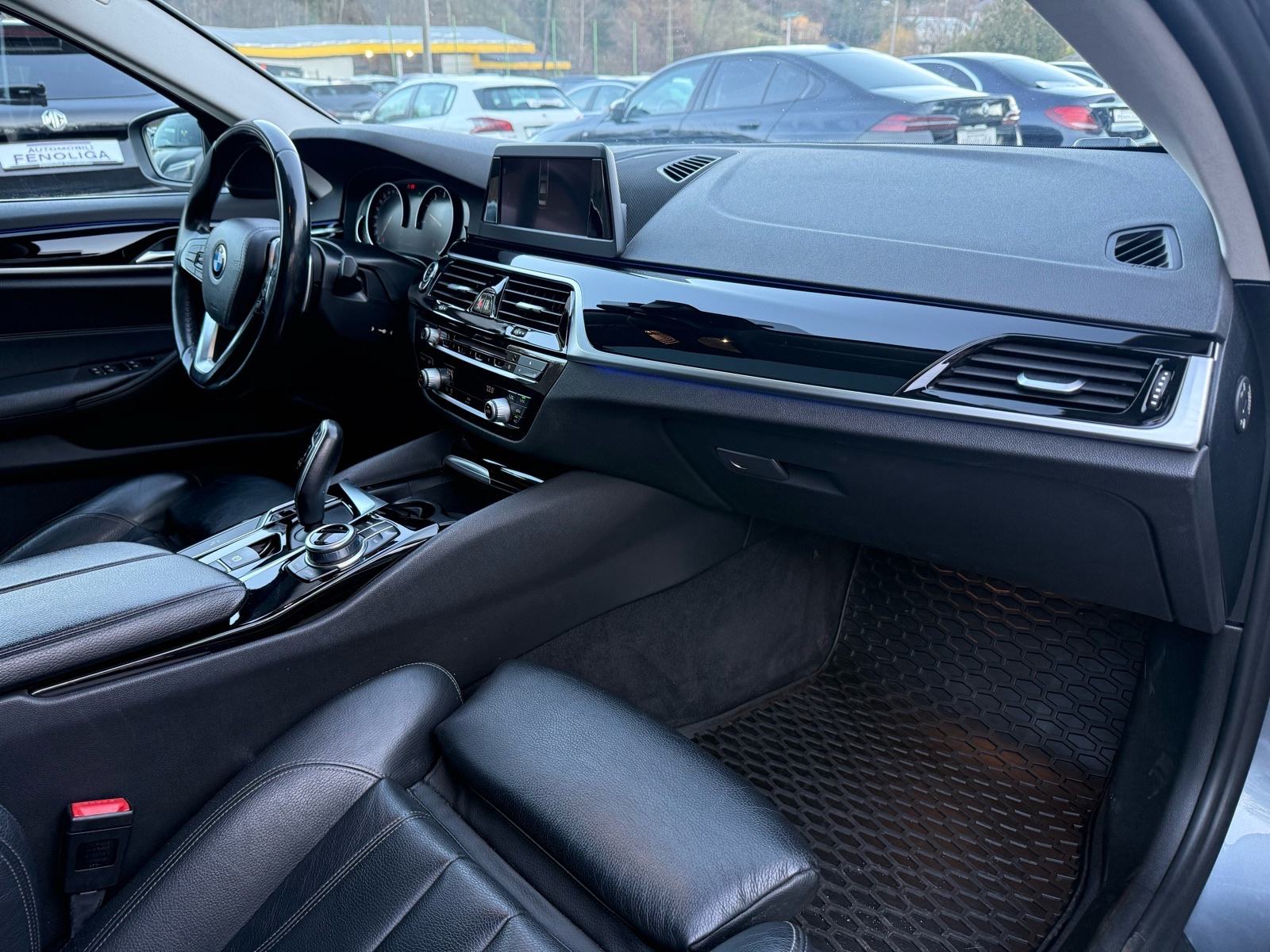 BMW 520i AUTOMATIK,LED,KOŽA,NAVI,ŠIBER,KEYLESS,REGISTRIRAN DO 10/2026!, fotografija 5