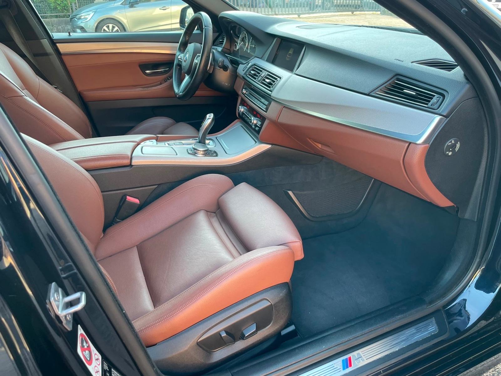 BMW 520XD,M-PAKET,LCI 2015,AUTOMATIK,F1,XENON,NAVI,SPORT,LED..15.500€, fotografija 2
