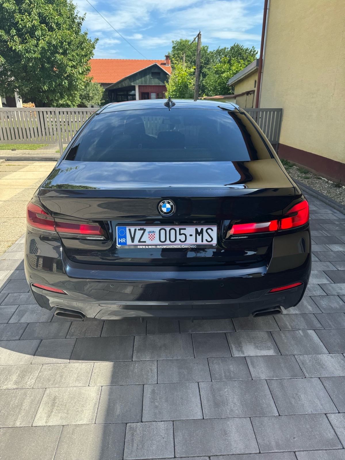 BMW 530 xDrive M paket, fotografija 4