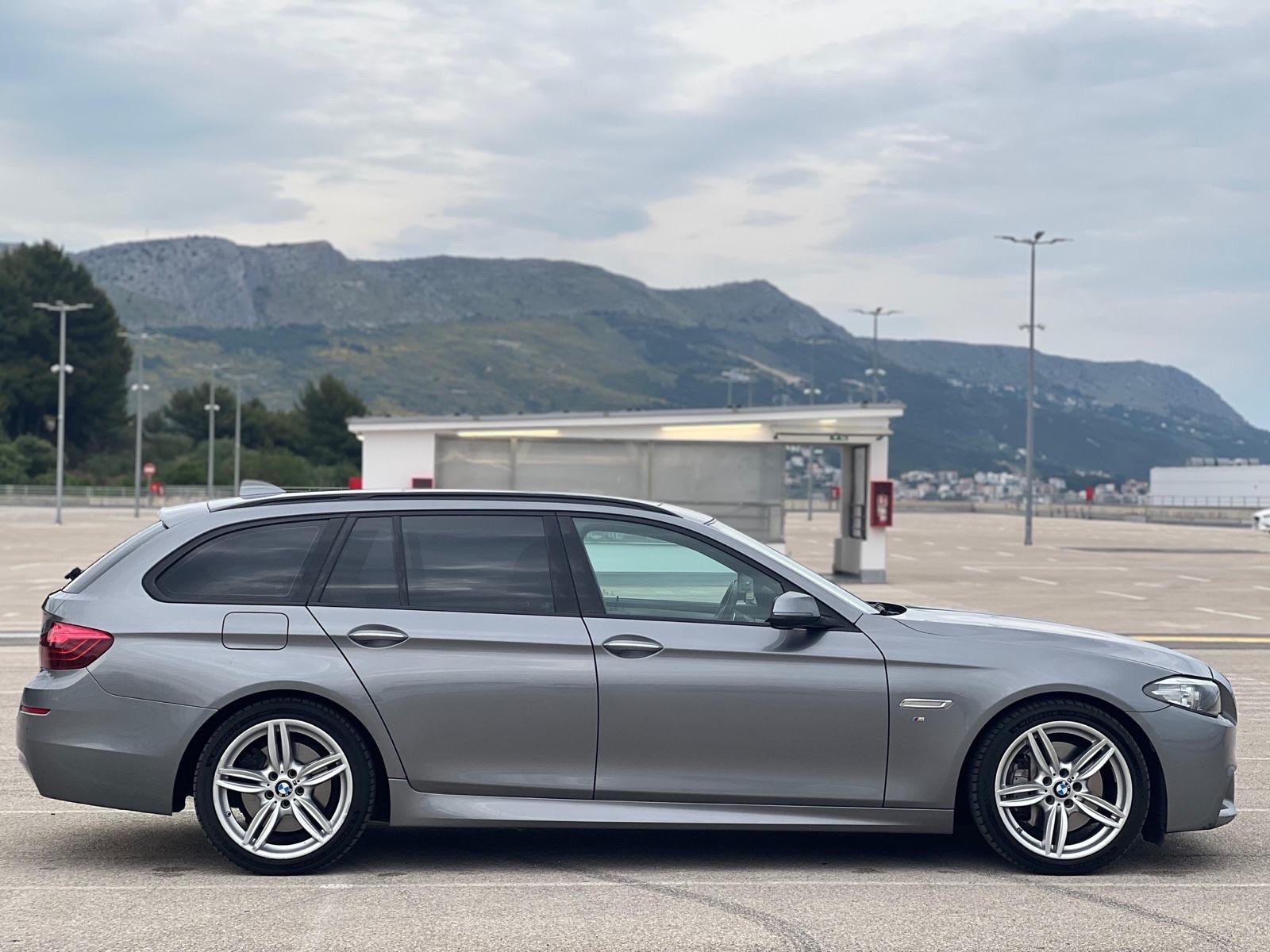 BMW 530d,2015 LCI FULL OPREMA, fotografija 9