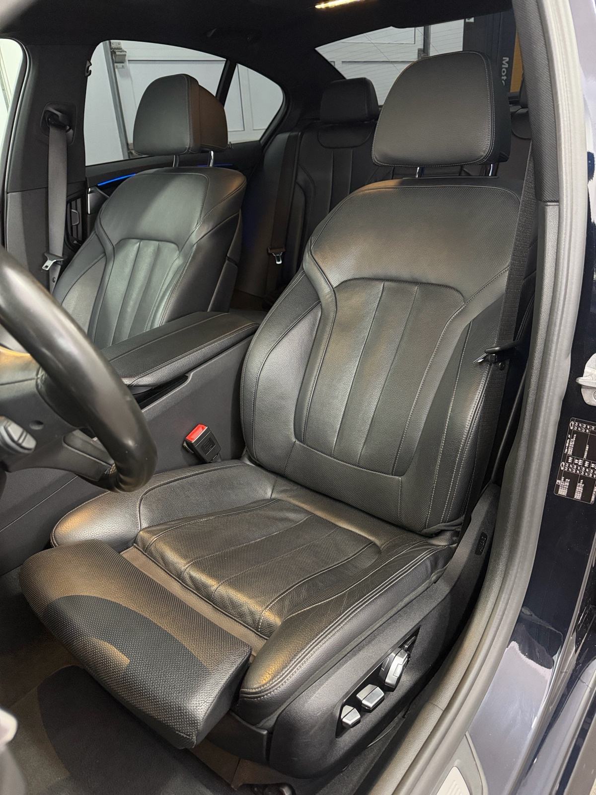 ♦️BMW 530D FULL M-PAKET♦️JAMSTOVO♦️LASER~ŠIBER~KAMERA 360~HEAD-up~KOŽA, fotografija 17