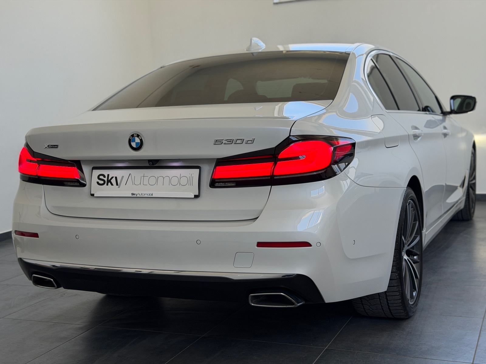 BMW 530d xDrive, 210KW, LCI, LUXURY, MERINO,JAMSTVO, LEASING 0% UČEŠĆA, fotografija 7