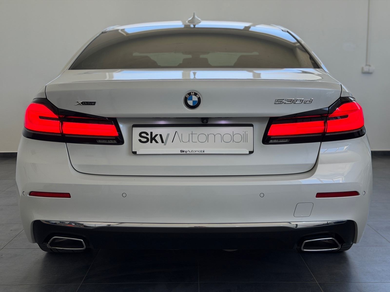 BMW 530d xDrive, 210KW, LCI, LUXURY, MERINO,JAMSTVO, LEASING 0% UČEŠĆA, fotografija 6