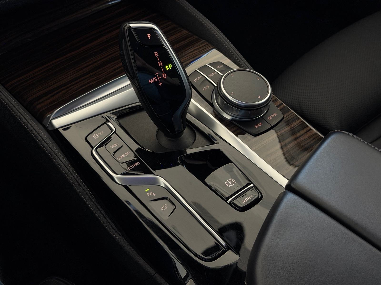 BMW 530d xDrive, 210KW, LCI, LUXURY, MERINO,JAMSTVO, LEASING 0% UČEŠĆA, fotografija 18