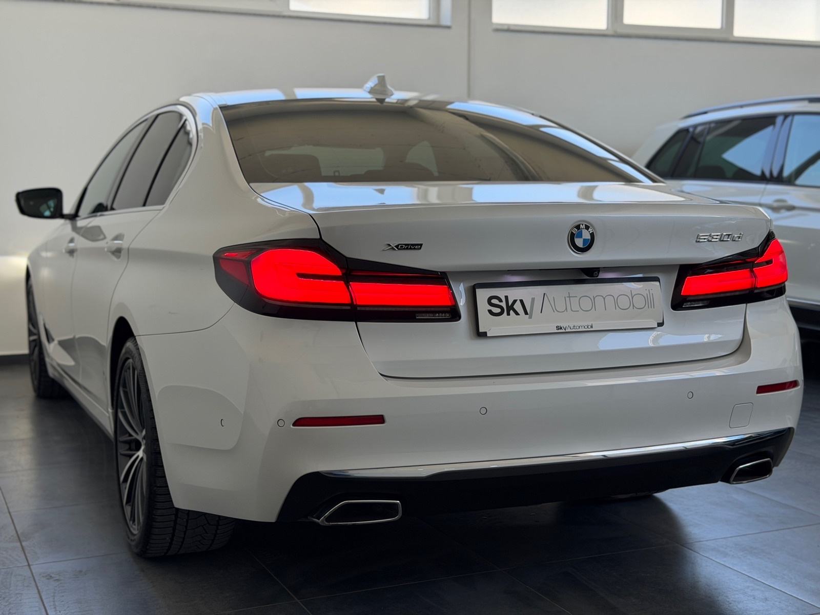 BMW 530d xDrive, 210KW, LCI, LUXURY, MERINO,JAMSTVO, LEASING 0% UČEŠĆA, fotografija 5
