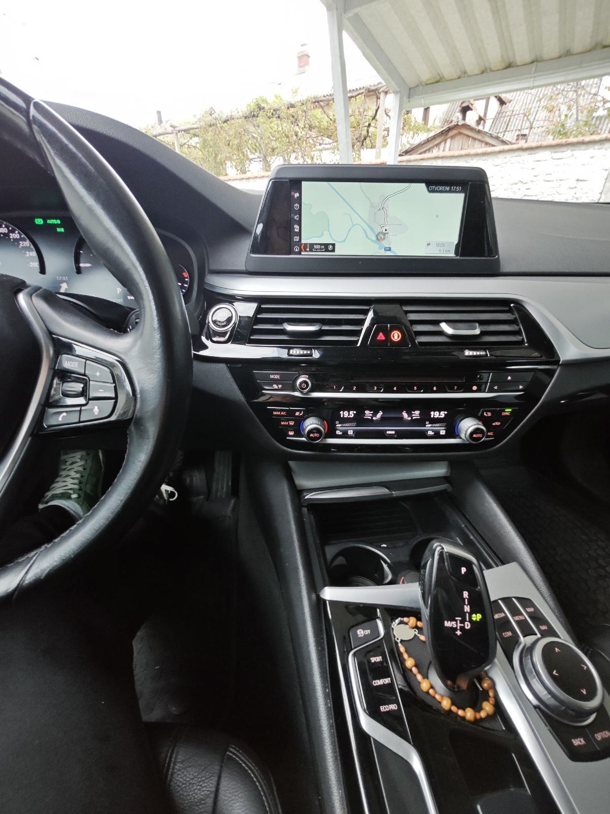 BMW 530d xDrive, automatik,servisiran, fotografija 9
