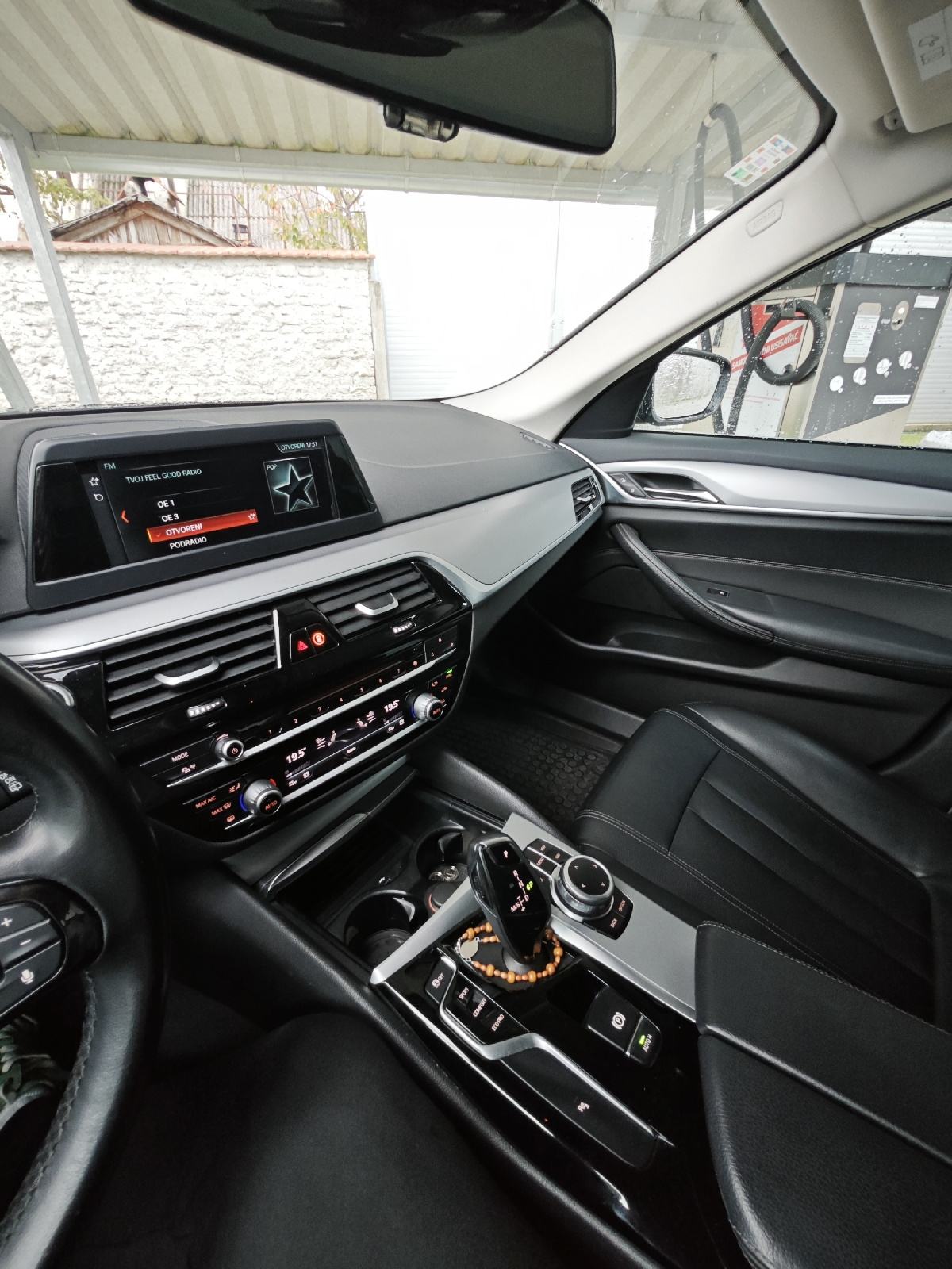 BMW 530d xDrive, automatik,servisiran, fotografija 13