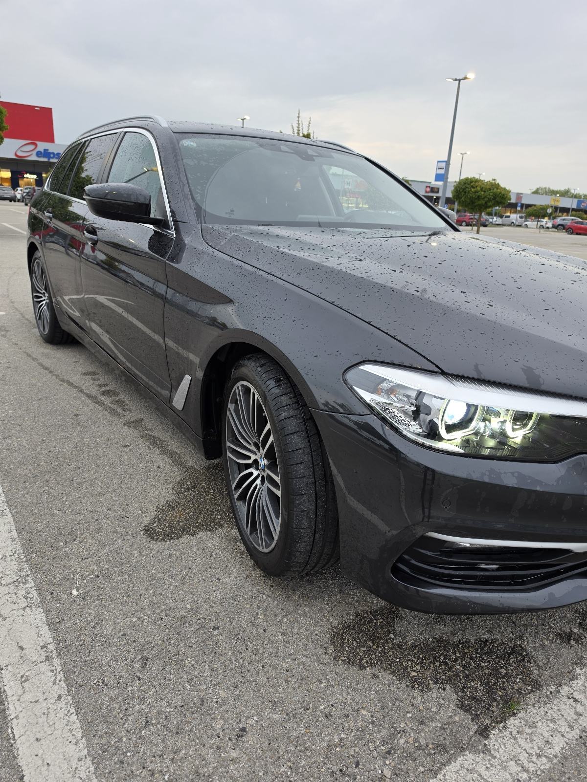 BMW 530d xDrive, automatik,servisiran, fotografija 3