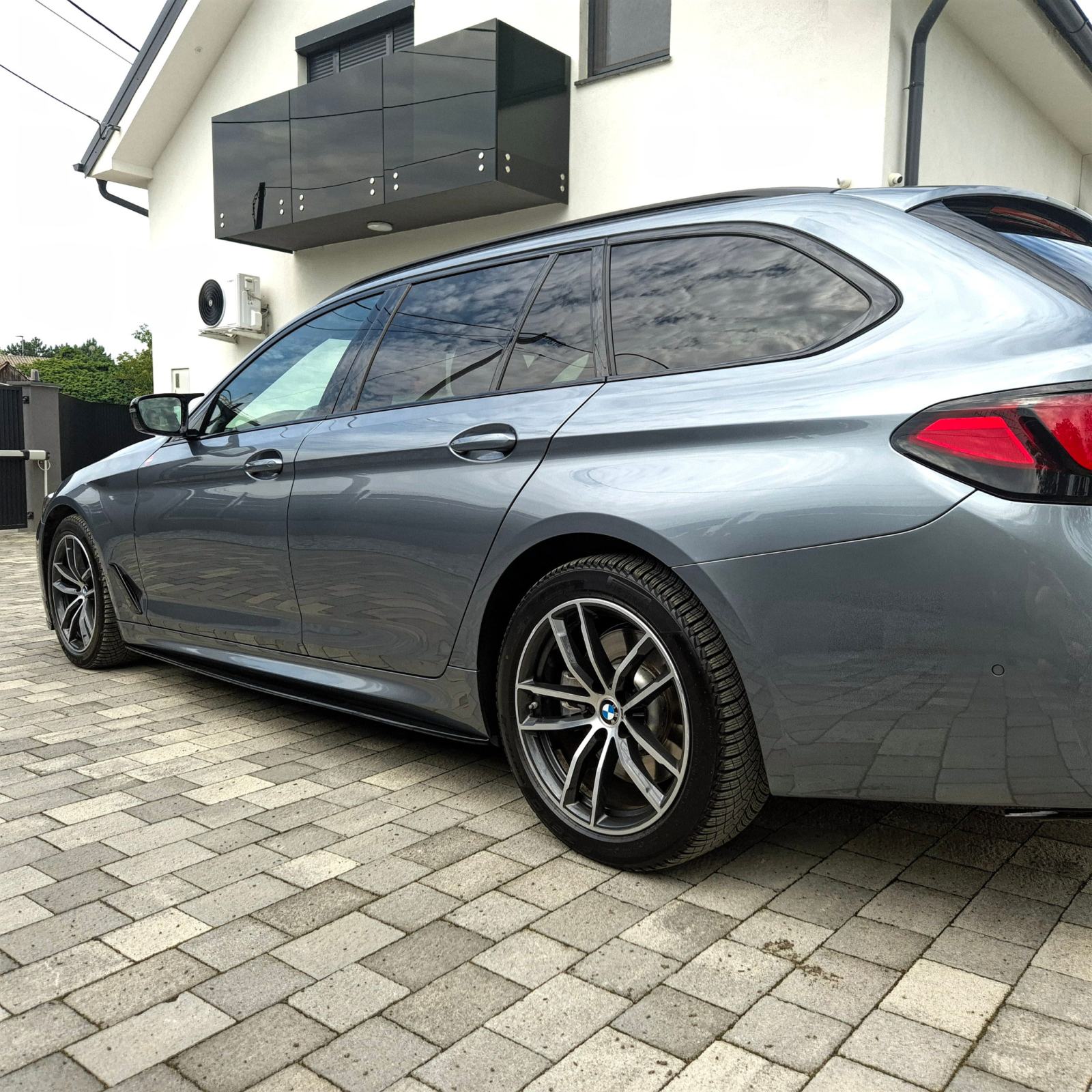 BMW 530d xDrive G31 LCI M Performance SERVIS JAMSTVO LEASING, fotografija 4
