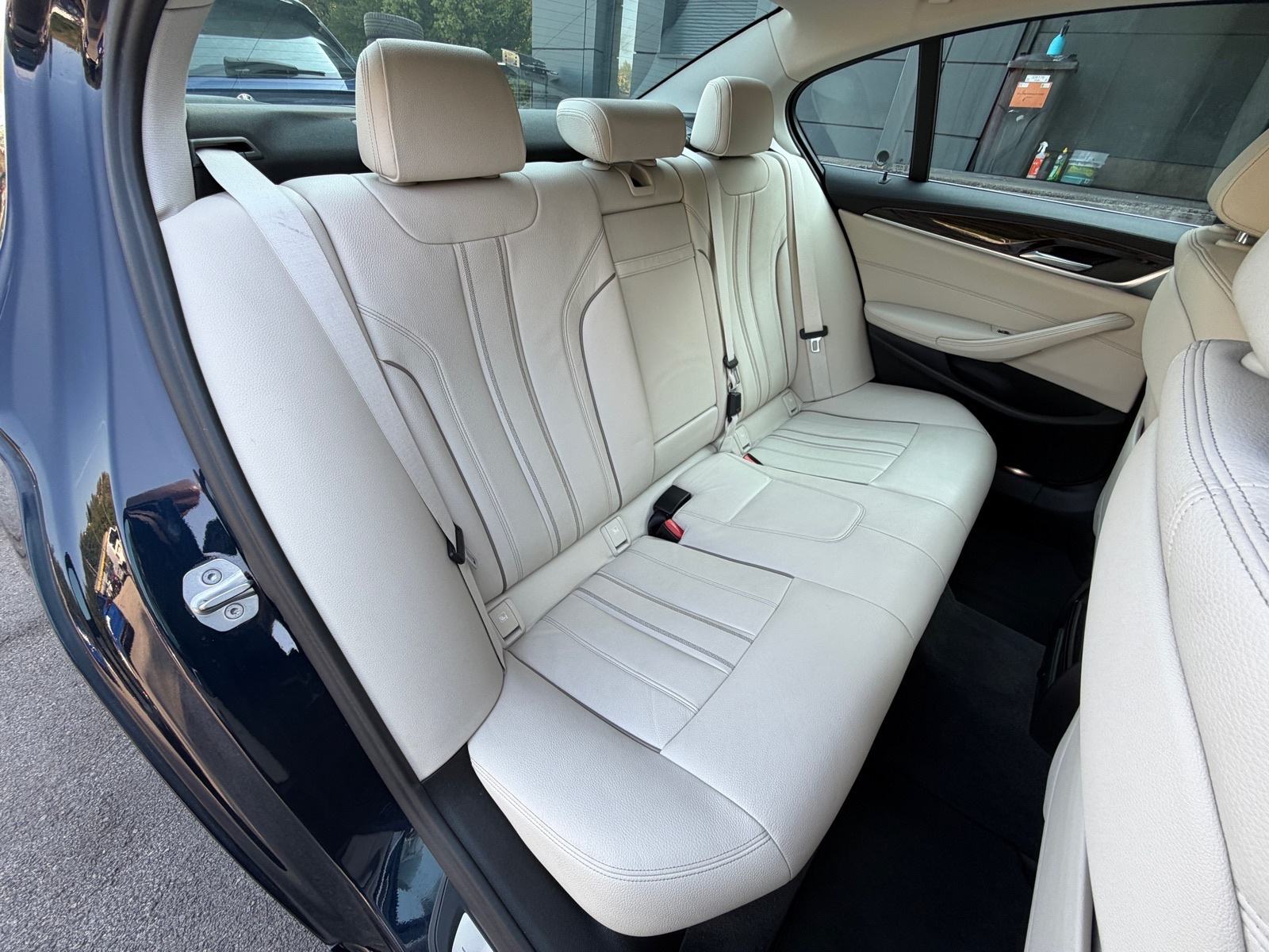 BMW 530d xDrive LUXURY LINE,KOŽA,AMBIENT,KAMERA,KEYLESS,ALU 18,NAVI..., fotografija 7