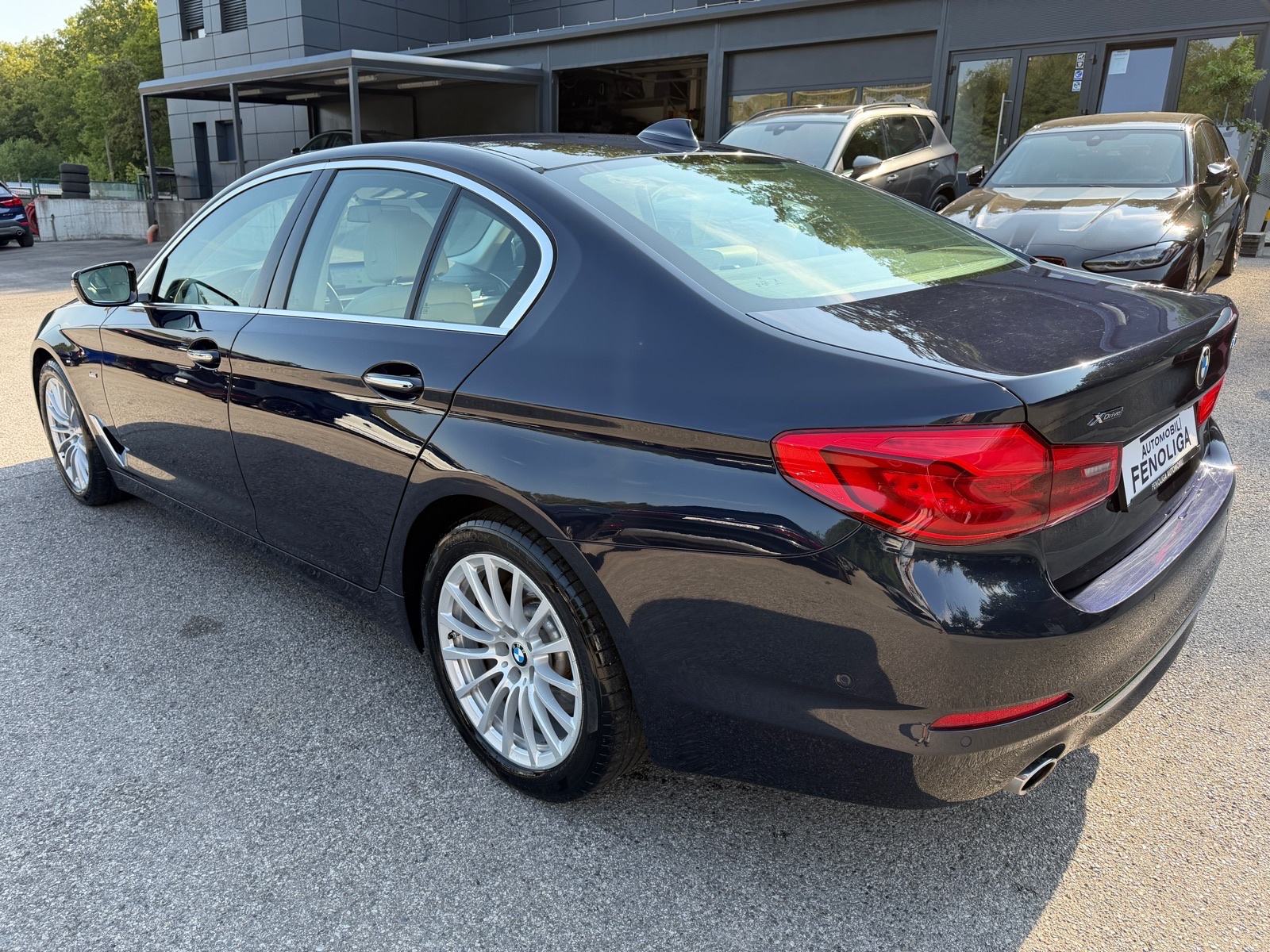 BMW 530d xDrive LUXURY LINE,KOŽA,AMBIENT,KAMERA,KEYLESS,ALU 18,NAVI..., pogled izvana - slika 4